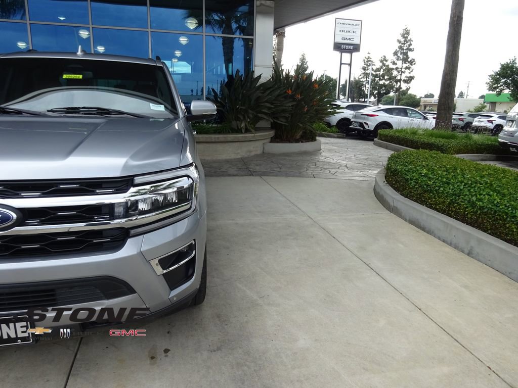 Used 2022 Ford Expedition Limited AWD/4WD image 35