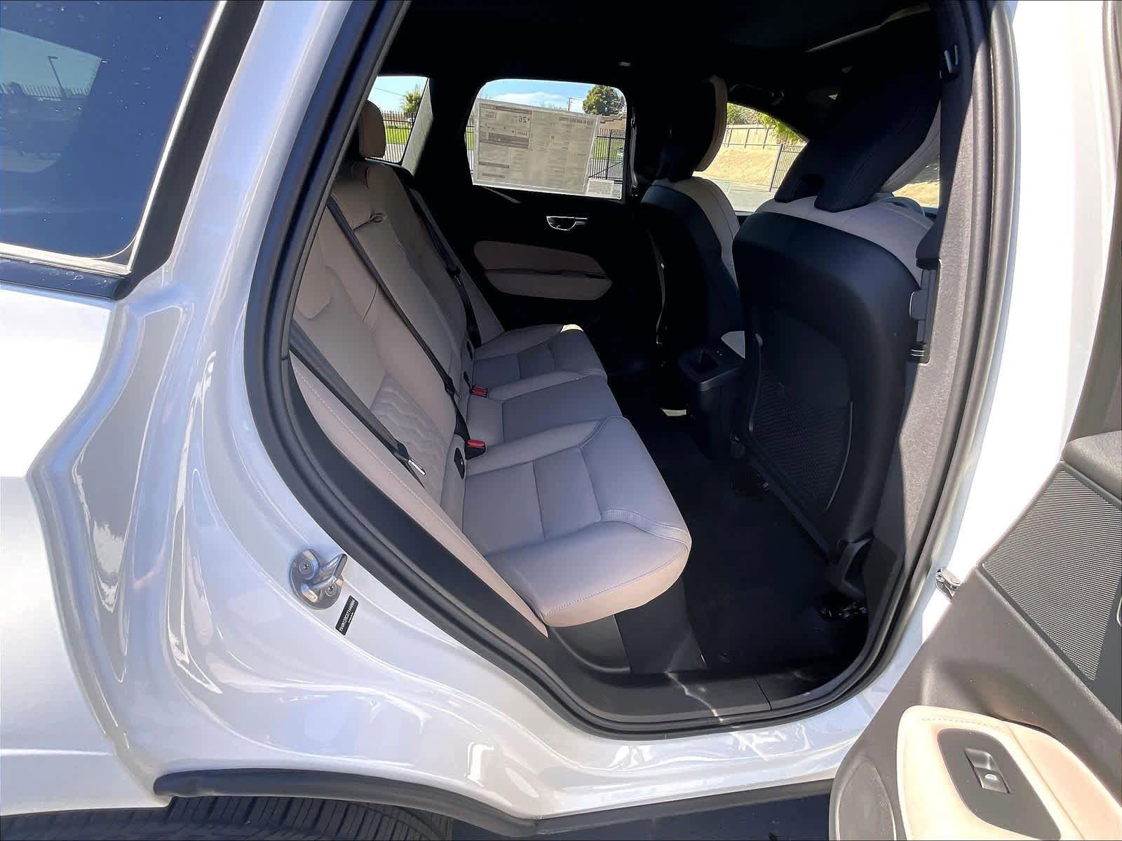 New 2026 Volvo XC60 B5 Plus w/ Climate Package image 27