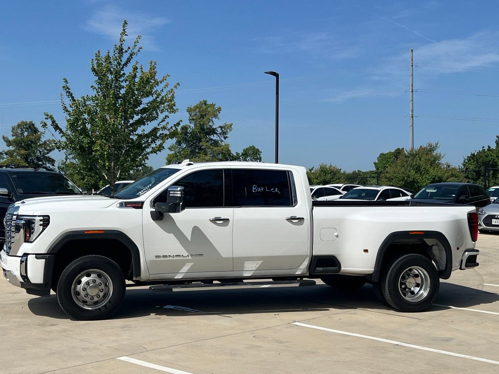 Used 2024 GMC Sierra 3500 Denali w/ Denali Reserve Package AWD/4WD image 6