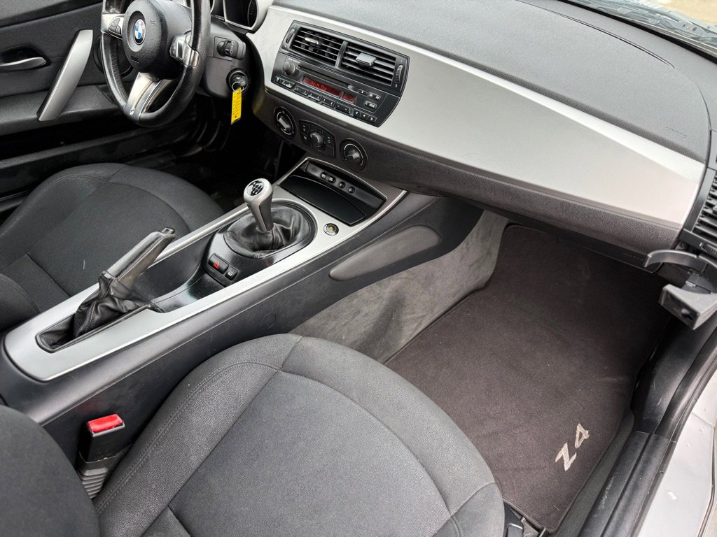 Used 2007 BMW Z4 3.0i image 13