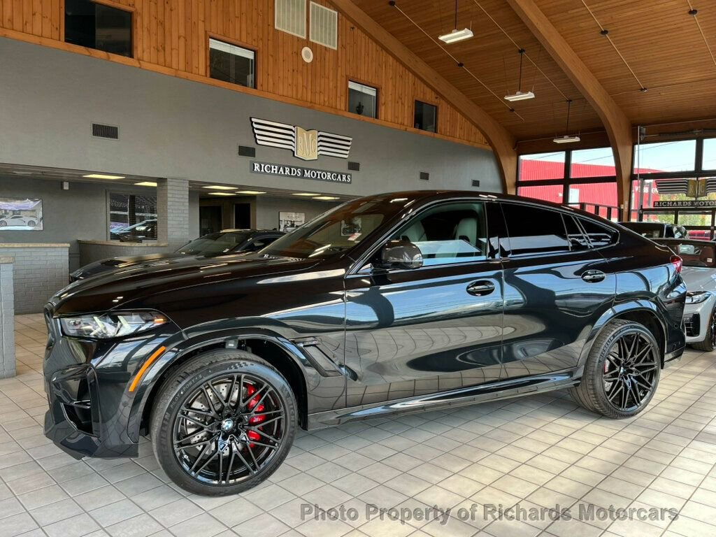 Used 2025 BMW X6 M Competition image 1