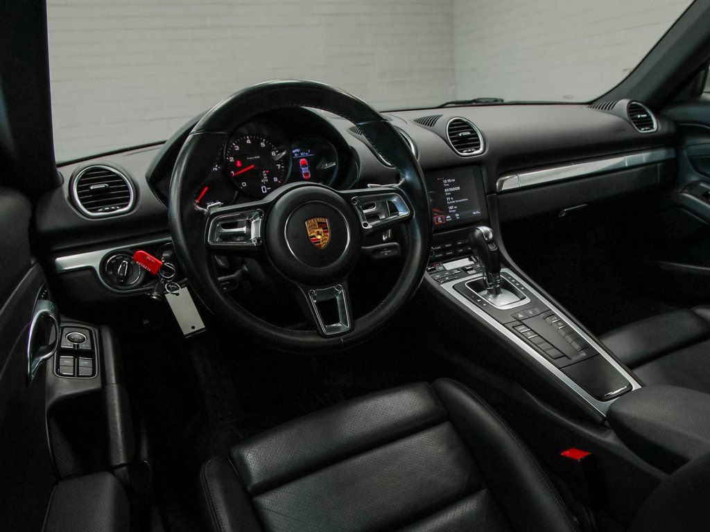 Used 2018 Porsche 718 Cayman RWD image 19