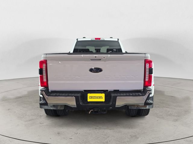 Certified 2025 Ford F450 Lariat w/ FX4 Off-Road Package image 4