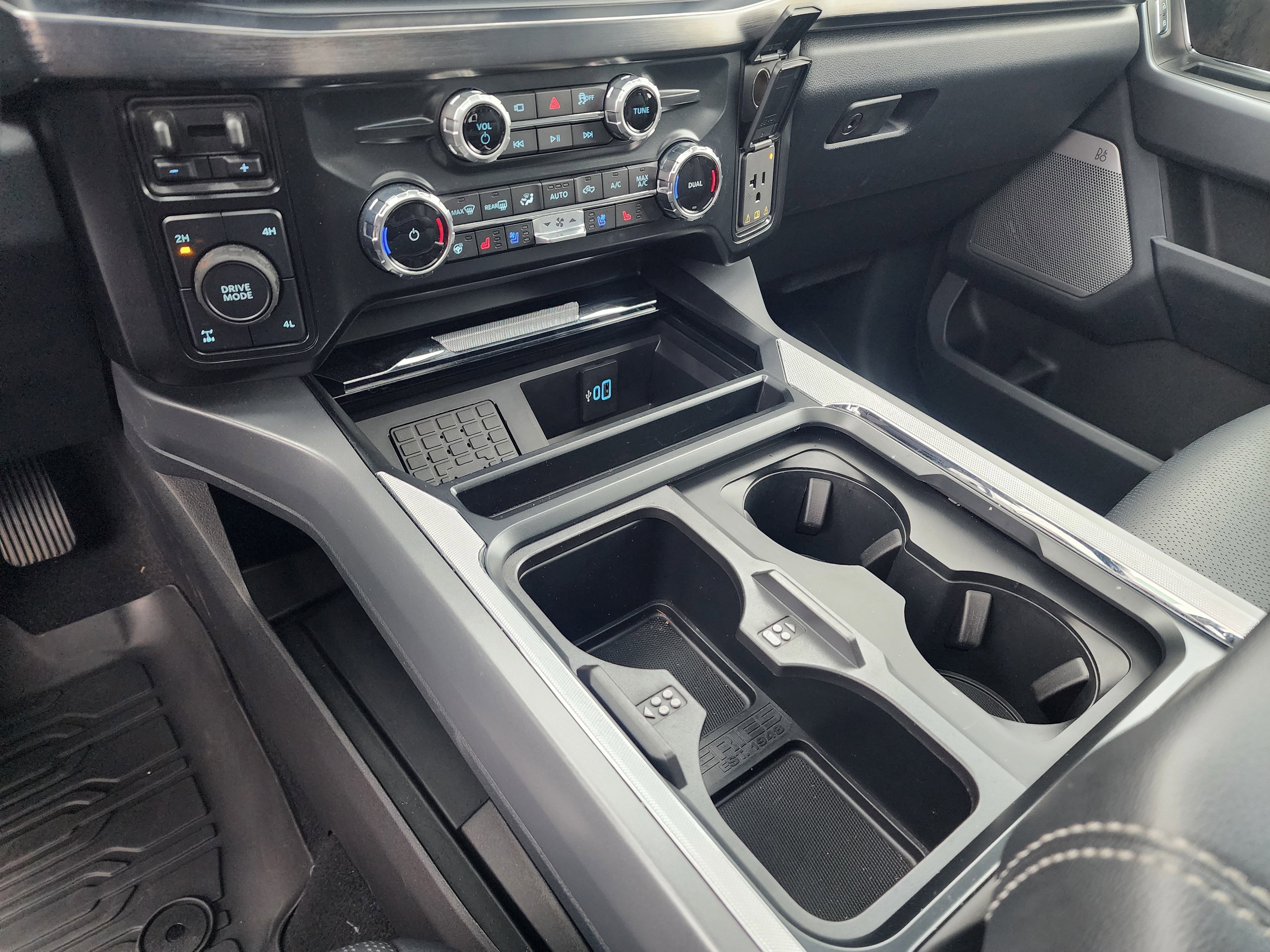 Used 2025 Ford F250 Lariat w/ Lariat Ultimate Package image 34