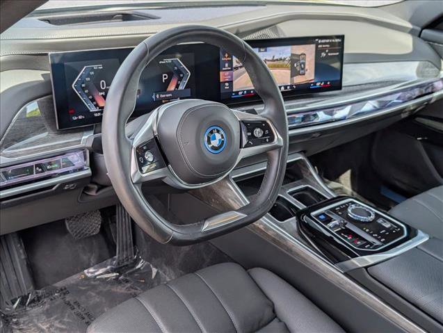 Used 2025 BMW i7 eDrive50 w/ Premium Package RWD image 10