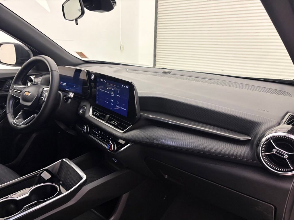 Used 2025 Chevrolet Equinox LT AWD/4WD image 36