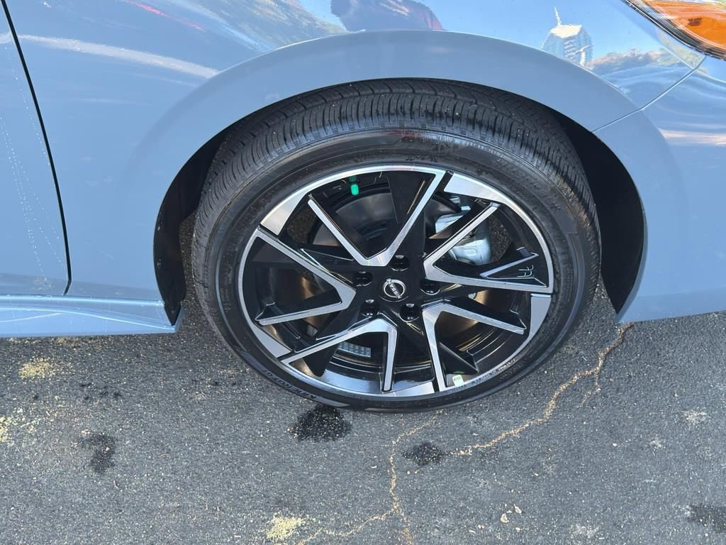 New 2025 Nissan Sentra SR image 8