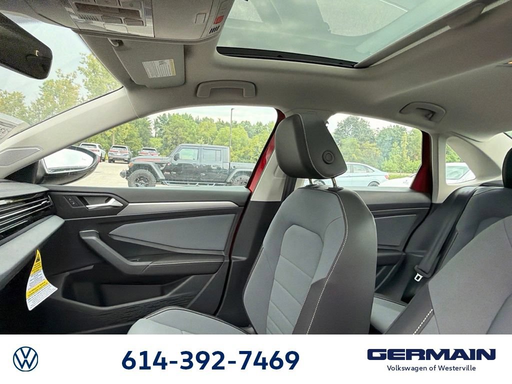 New 2027 Volkswagen Jetta SE FWD image 17