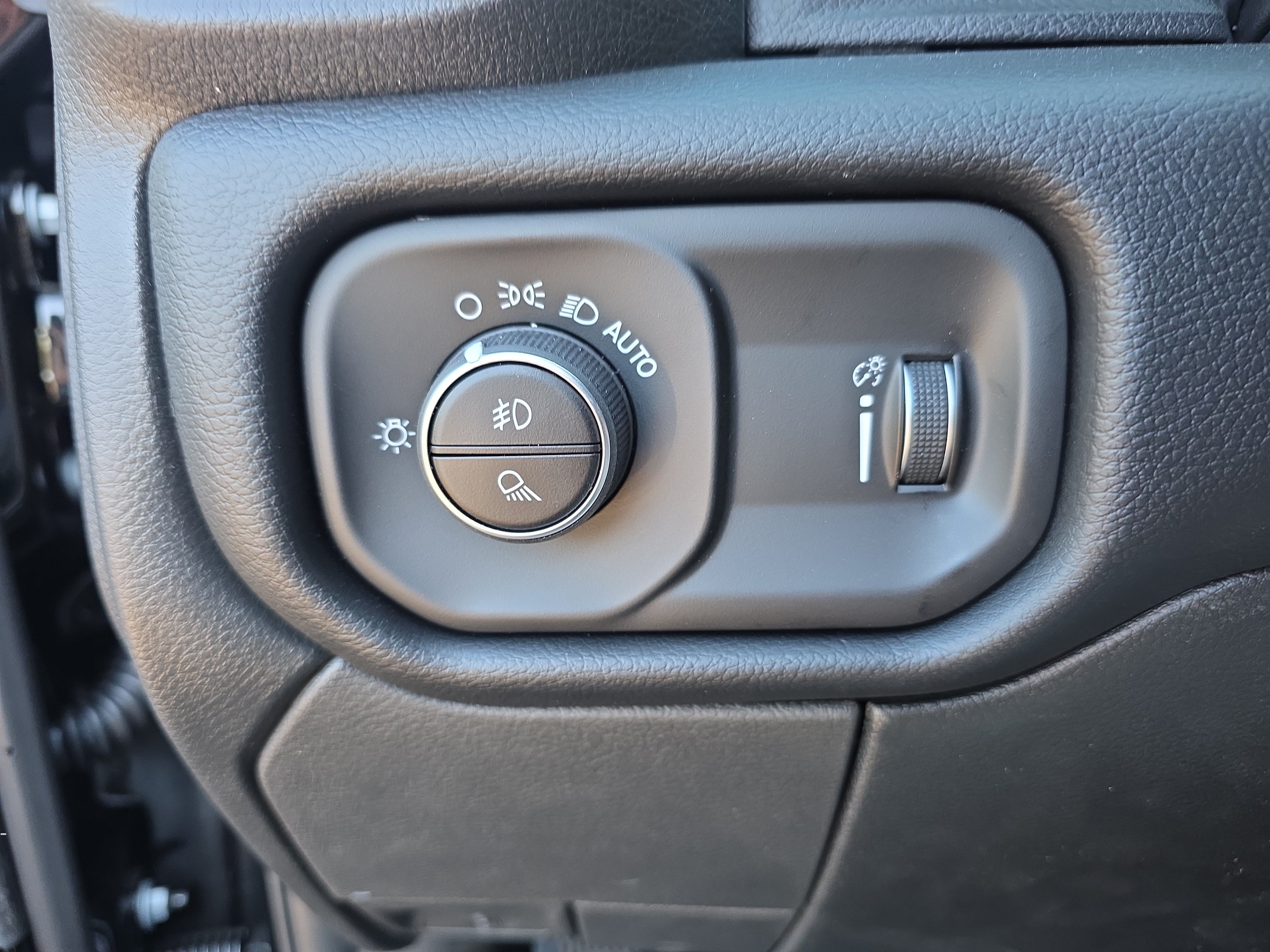 New 2026 RAM 5500 4x4 Crew Cab image 9