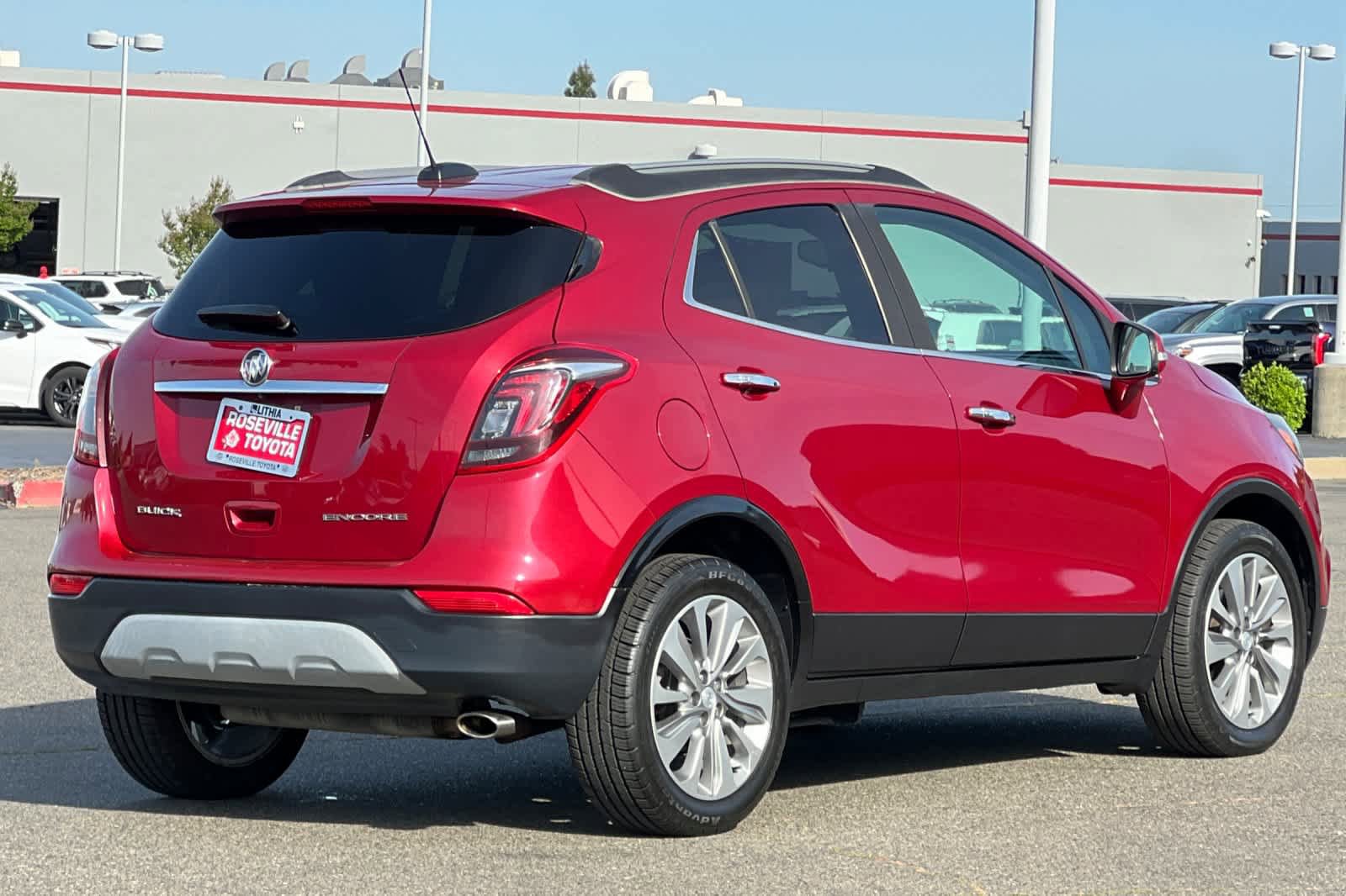 Used 2017 Buick Encore Preferred image 2