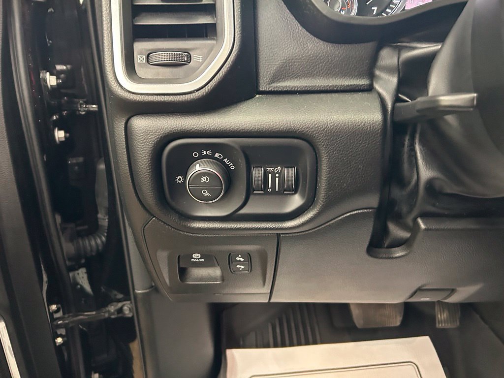 Used 2023 RAM 1500 Laramie AWD/4WD image 16