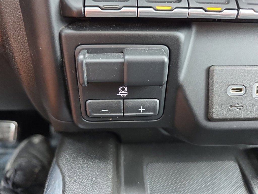 Used 2023 GMC Sierra 3500 Denali w/ Denali Ultimate Package image 33