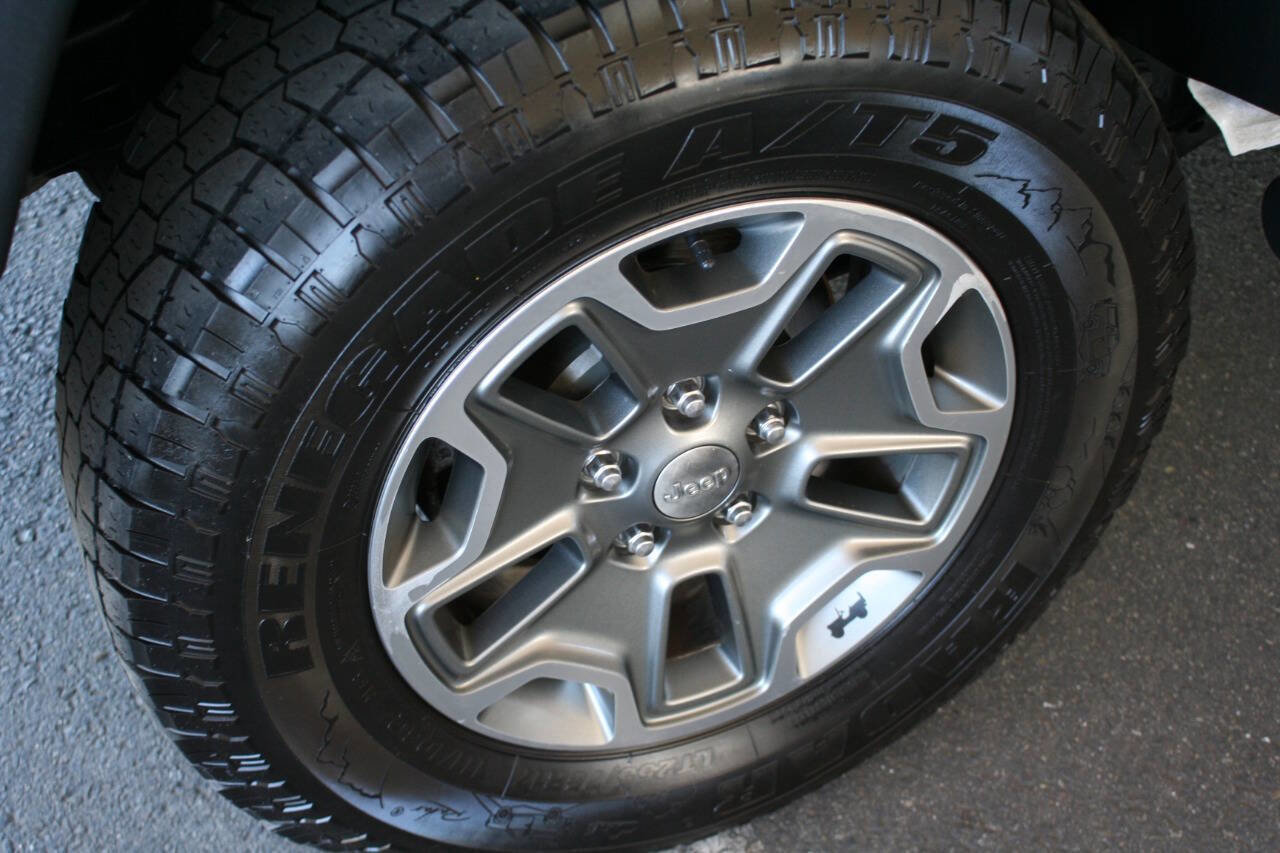 Used 2018 Jeep Wrangler Unlimited Sport w/ Connectivity Group image 27