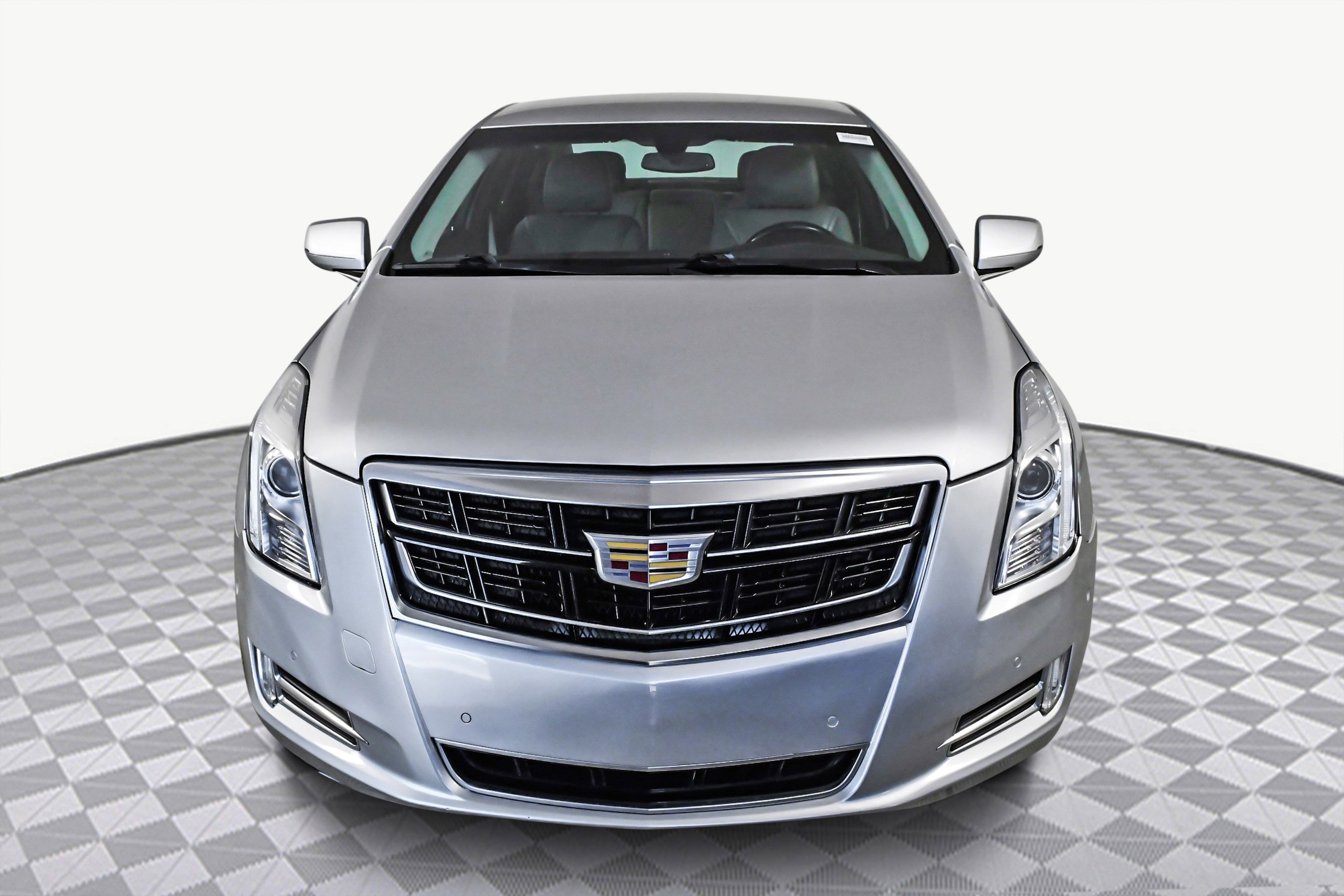 Used 2017 Cadillac XTS Luxury image 2