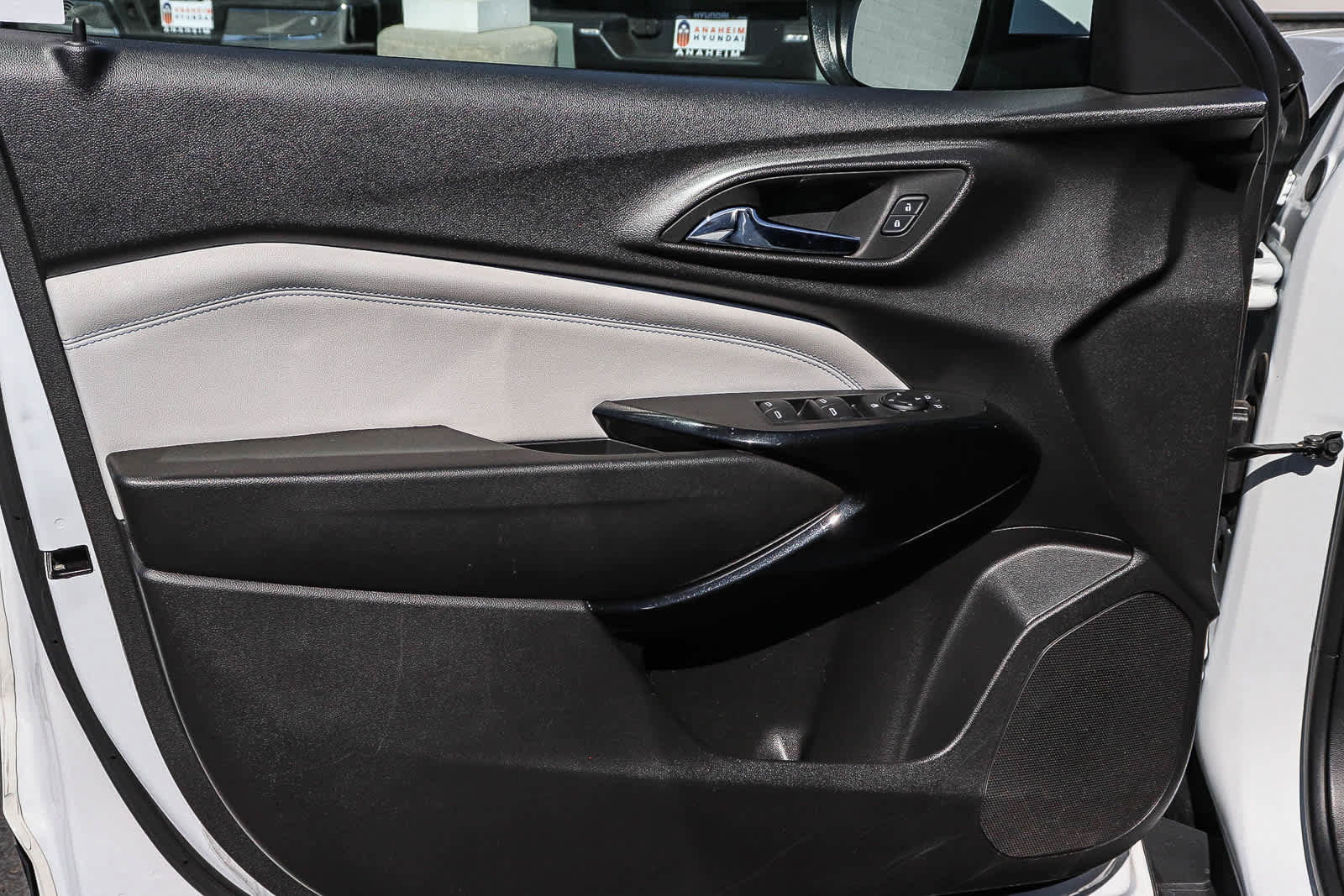 Used 2024 Chevrolet Trax LT image 24