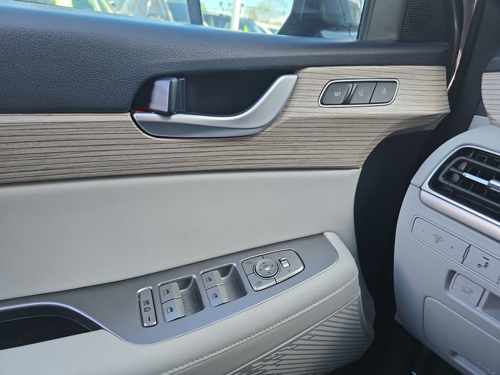 Used 2022 Hyundai Palisade SEL w/ Premium Package image 17