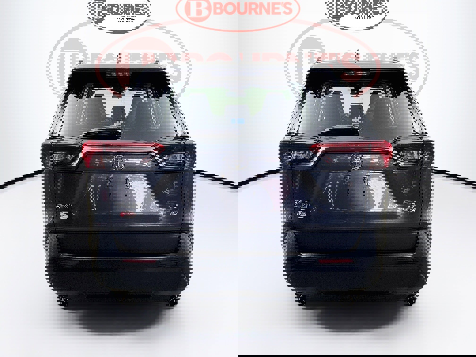 Used 2021 Toyota RAV4 LE w/ Carpet Mat Package (TMS) image 7