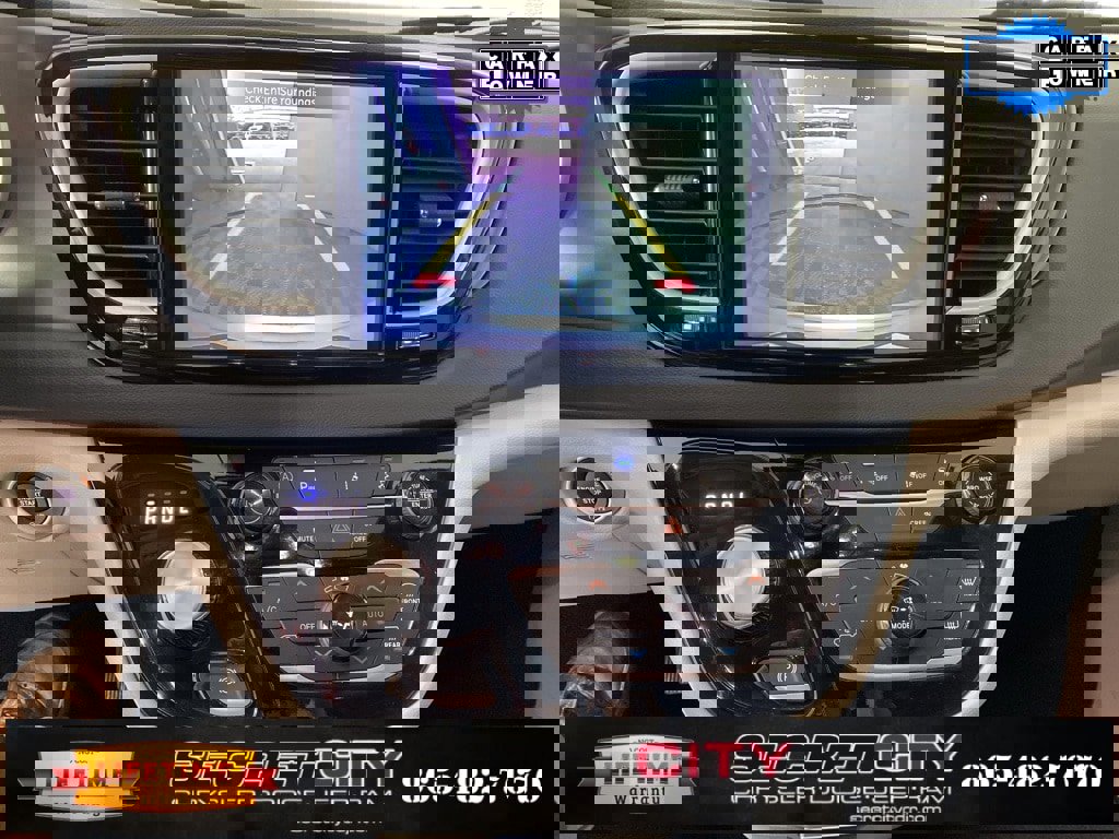 Used 2024 Chrysler Pacifica Touring-L image 22