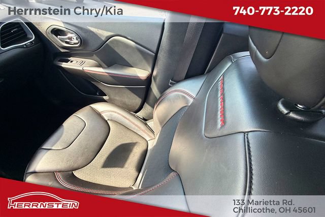 Used 2020 Jeep Cherokee Trailhawk w/ Cold Weather Group AWD/4WD image 11