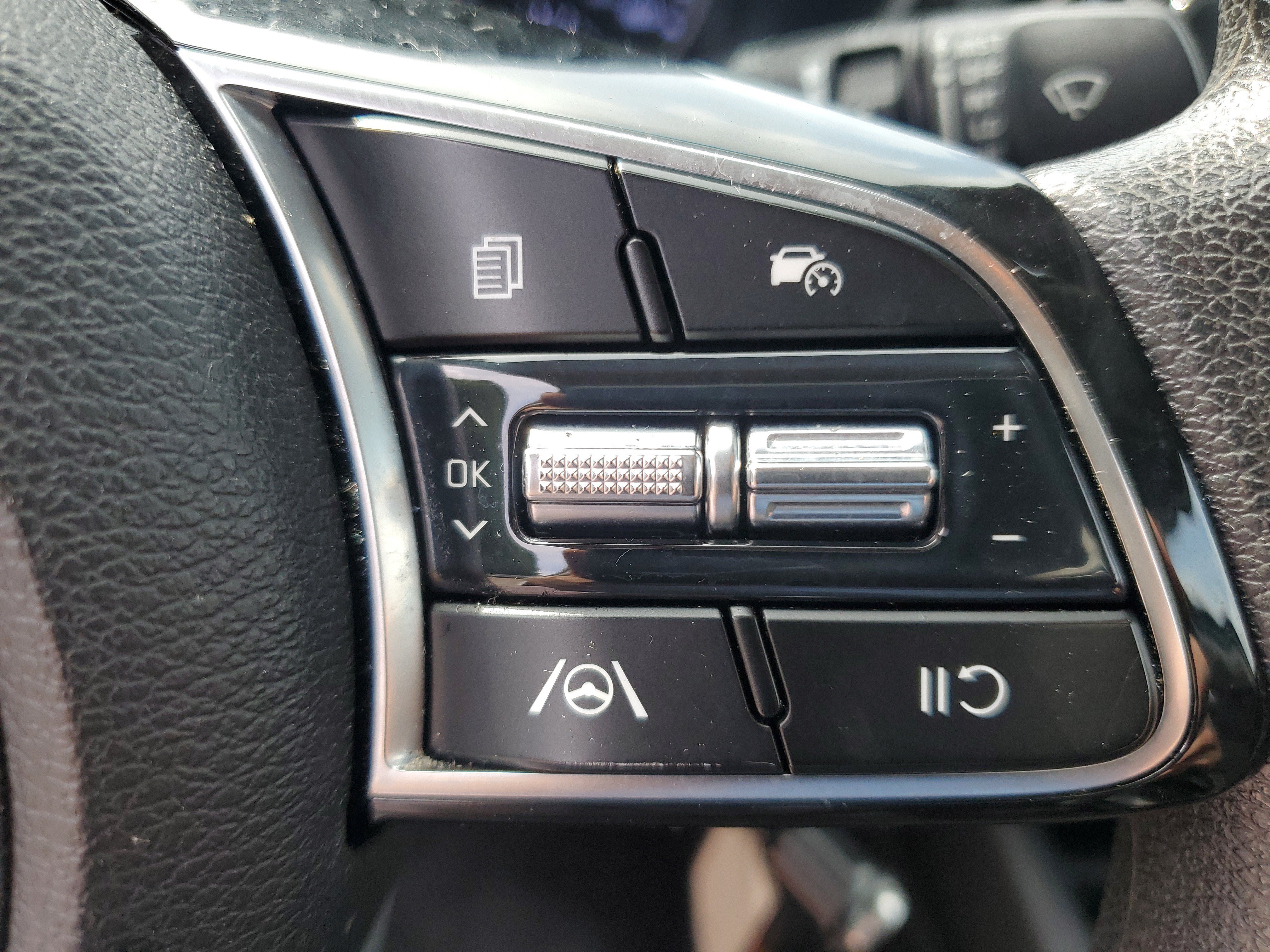 Certified 2022 Kia Forte LXS w/ LXS Technology Package FWD image 27