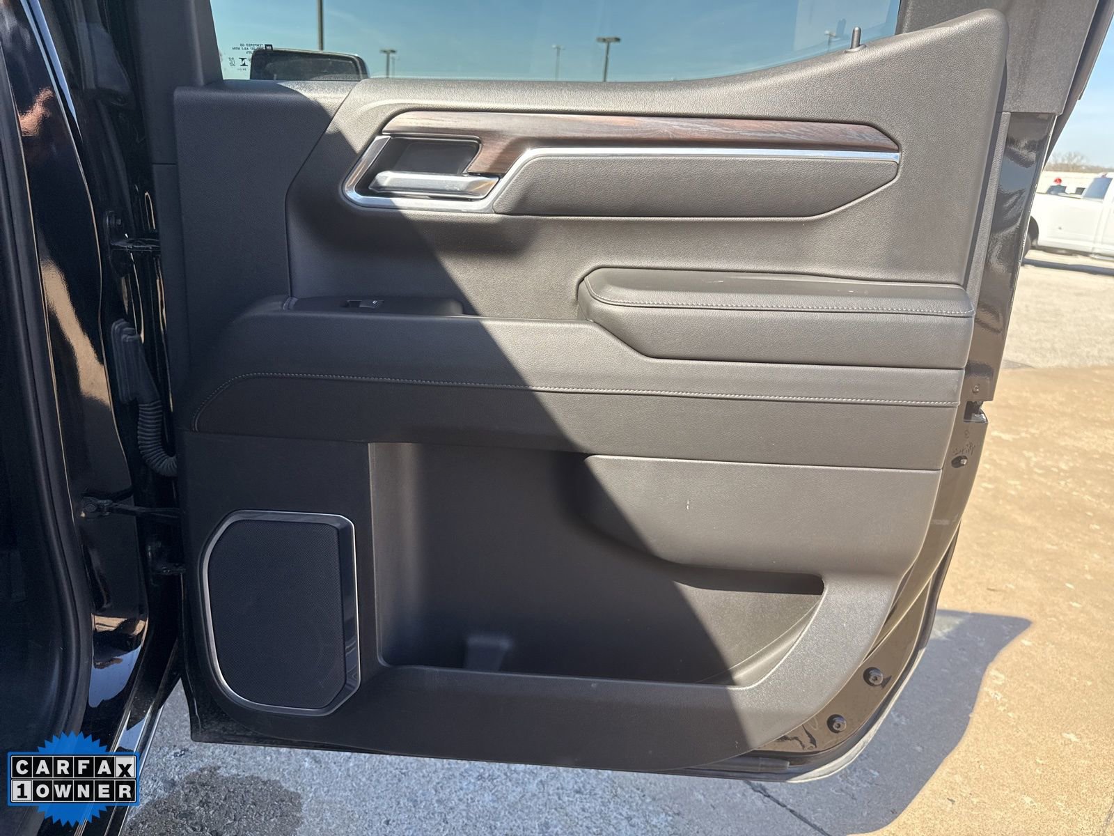 Used 2025 GMC Sierra 1500 SLT image 28