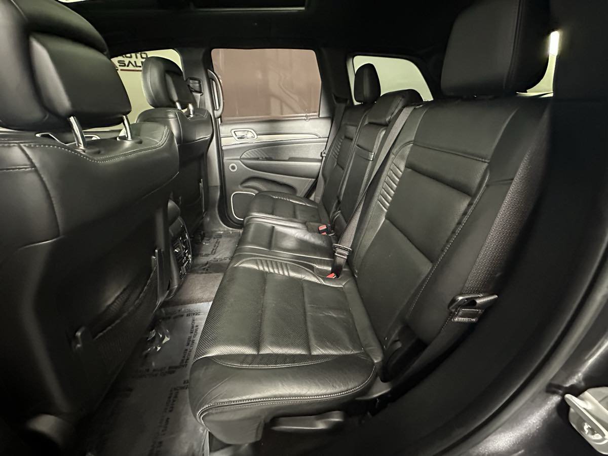 Used 2018 Jeep Grand Cherokee SRT AWD/4WD image 28