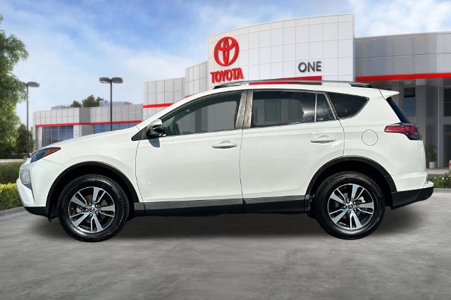 Certified 2018 Toyota RAV4 XLE FWD image 9