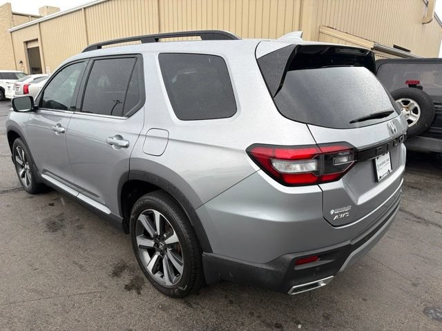 Used 2024 Honda Pilot Touring image 6