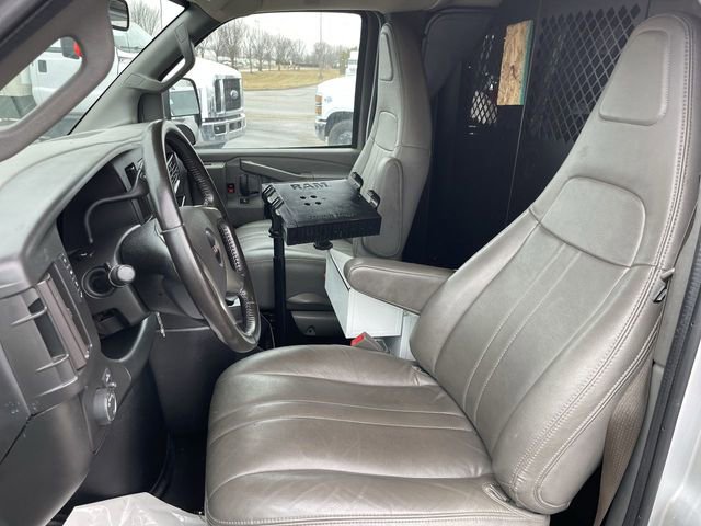Used 2019 GMC Savana 2500 Work Van w/ Driver Convenience Package image 3