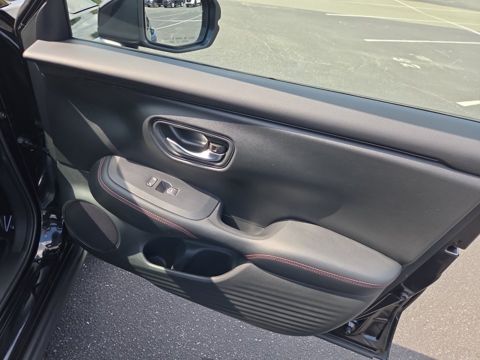 Certified 2025 Honda HR-V Sport image 31