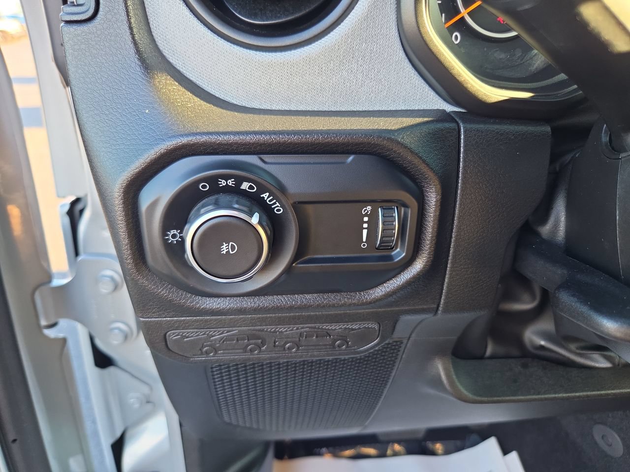 Used 2024 Jeep Wrangler Unlimited Sport AWD/4WD image 29