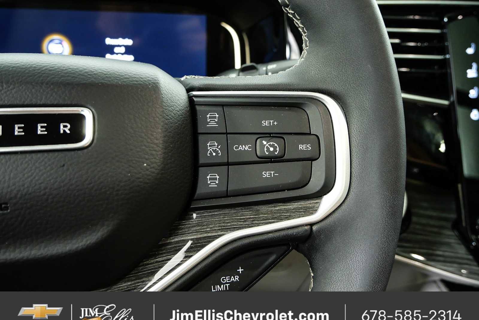 Used 2022 Jeep Wagoneer Series II w/ Premium Group I AWD/4WD image 12