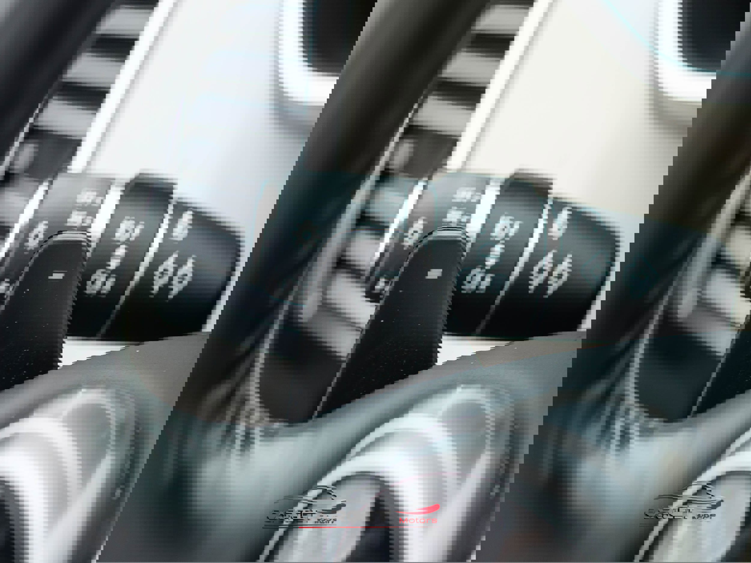 Used 2020 Land Rover Range Rover Long Wheelbase HSE image 30