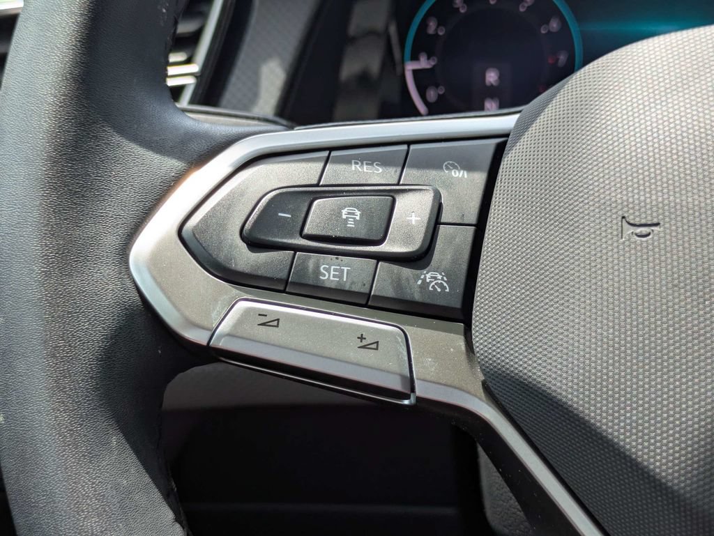 Used 2024 Volkswagen Atlas Peak Edition SEL AWD/4WD image 28
