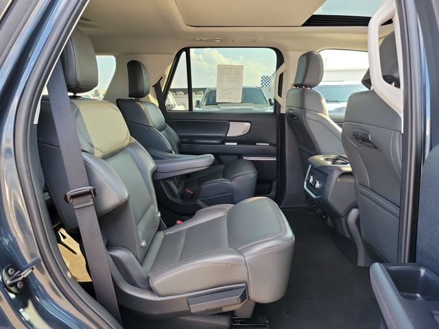 Certified 2025 Ford Expedition Active AWD/4WD image 25