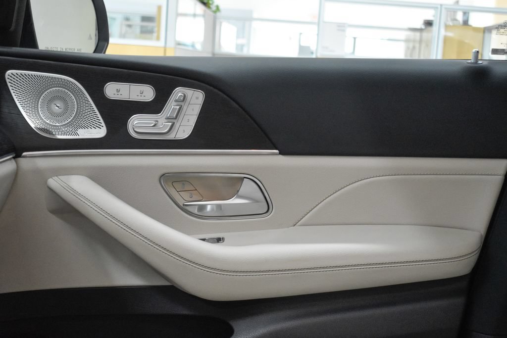Certified 2025 Mercedes-Benz GLS 580 4MATIC image 25
