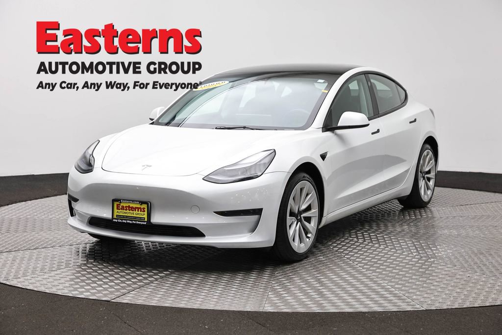 Used 2023 Tesla Model 3 Standard Range RWD image 1