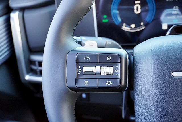 New 2026 Hyundai Santa Fe SEL FWD image 38