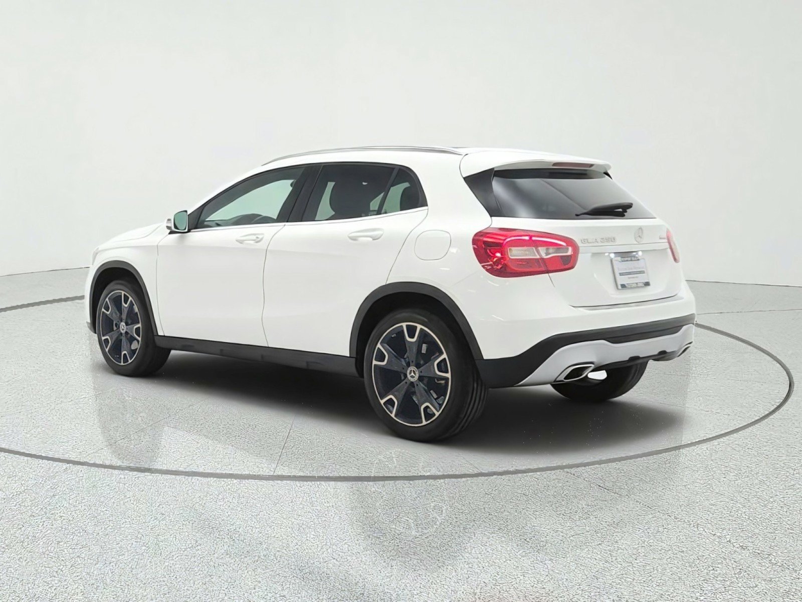 Certified 2020 Mercedes-Benz GLA 250 4MATIC image 7