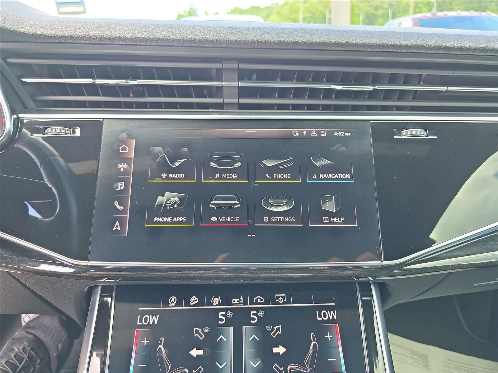 Used 2019 Audi Q8 Premium Plus AWD/4WD image 26