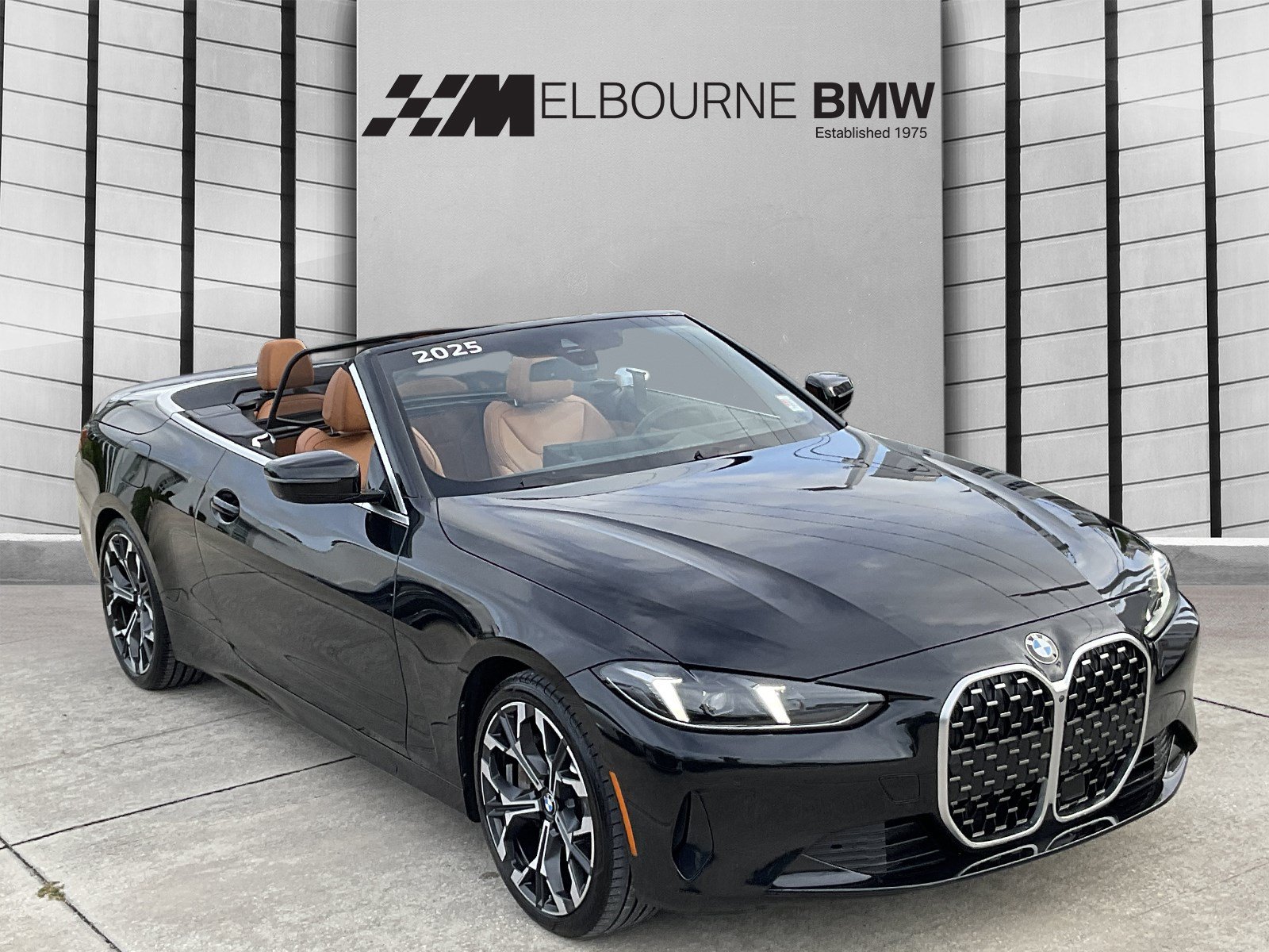 Used 2025 BMW 430i Convertible w/ Premium Package RWD image 7