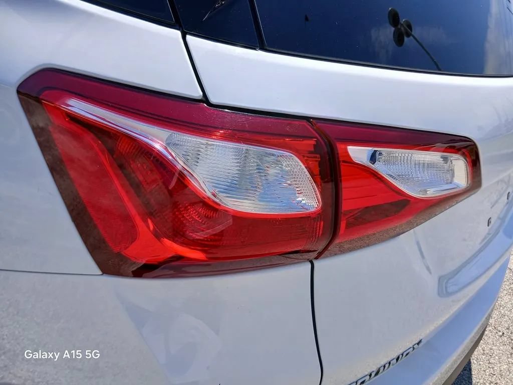 Used 2021 Chevrolet Equinox LT FWD image 13
