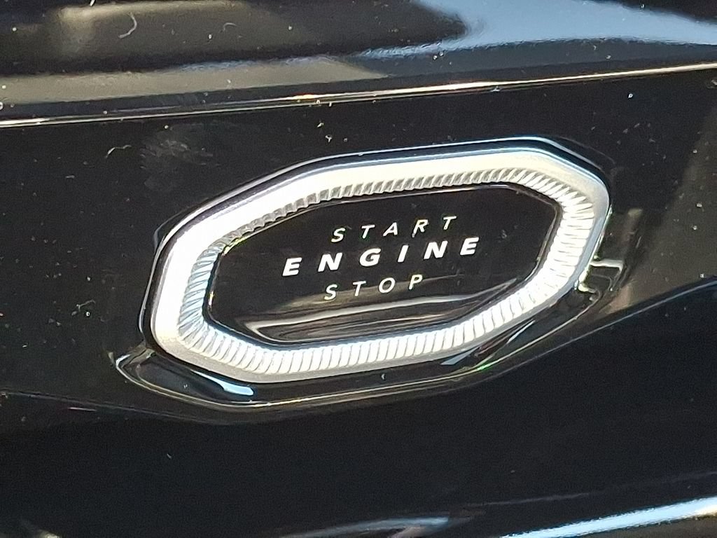 New 2026 Jeep Grand Cherokee Altitude AWD/4WD image 17
