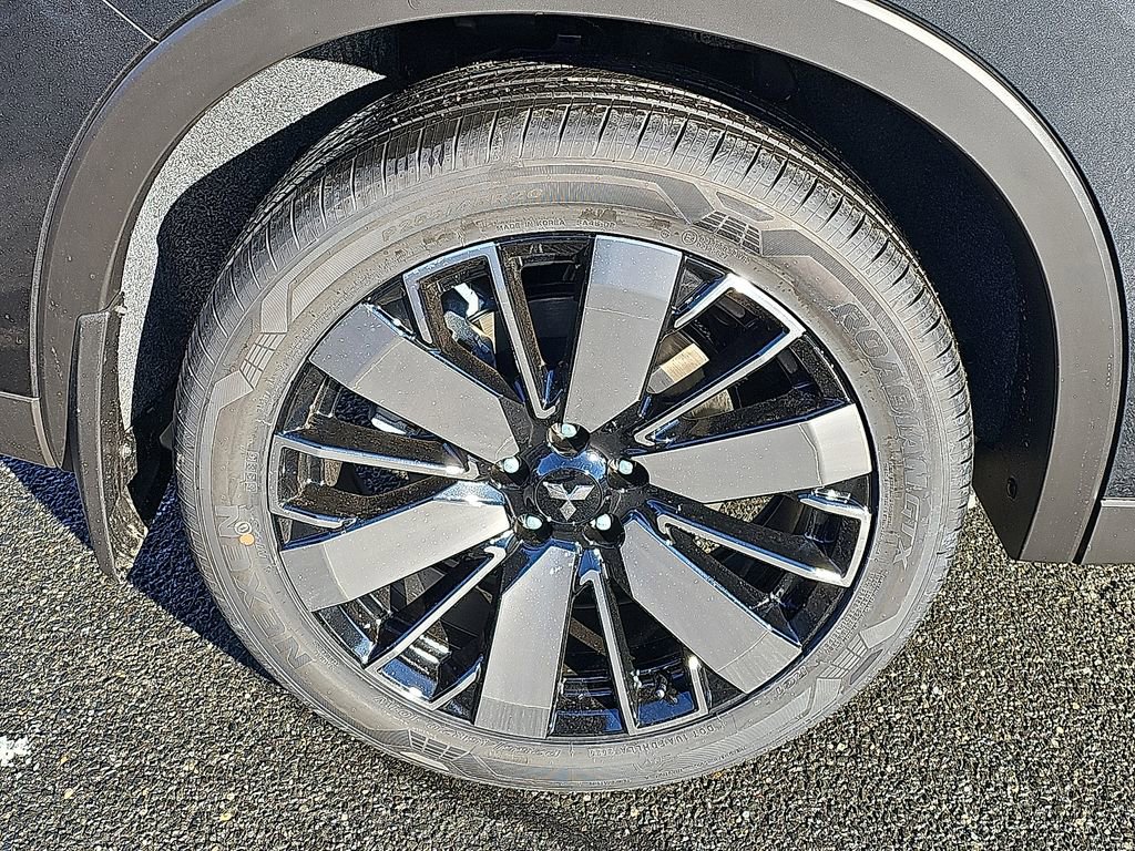 New 2026 Mitsubishi Outlander SE image 5