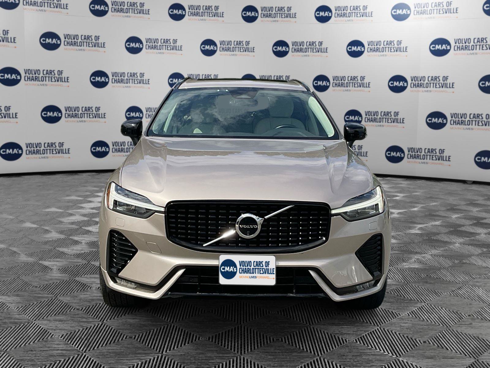 Certified 2024 Volvo XC60 B5 Plus w/ Climate Package AWD/4WD image 8