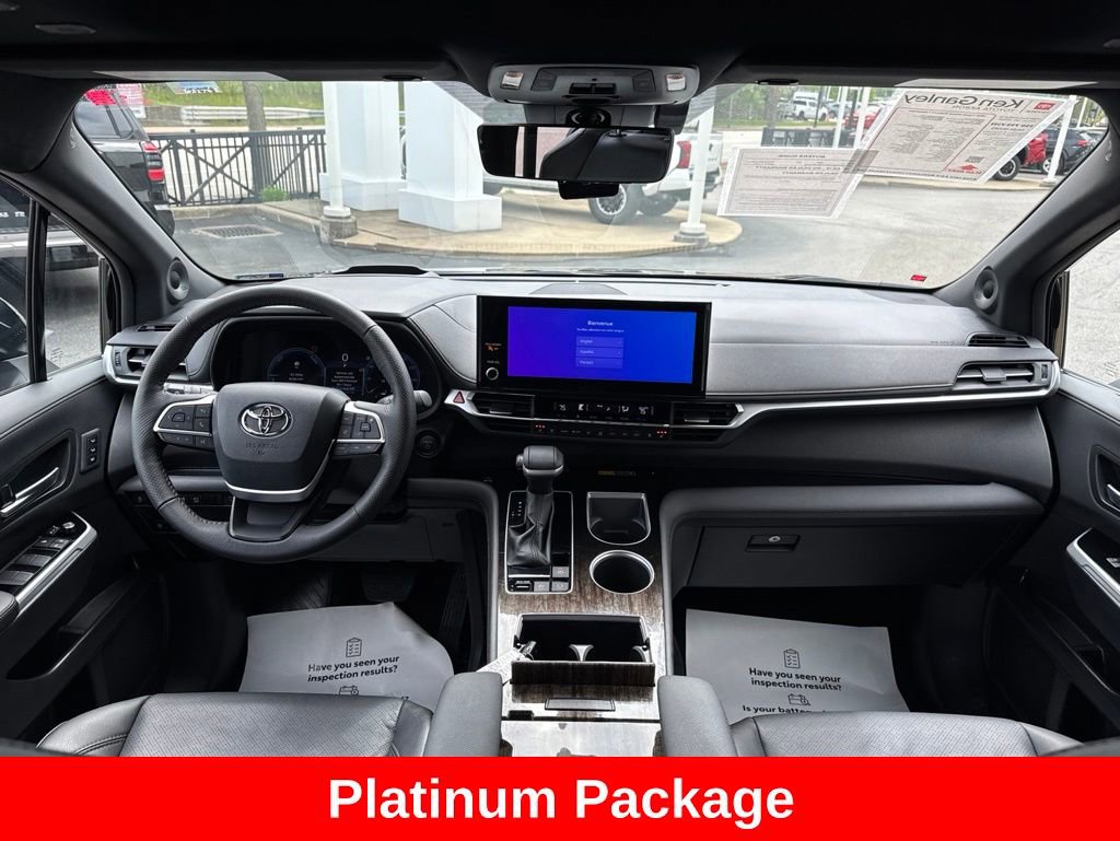 Used 2025 Toyota Sienna Platinum AWD/4WD image 19