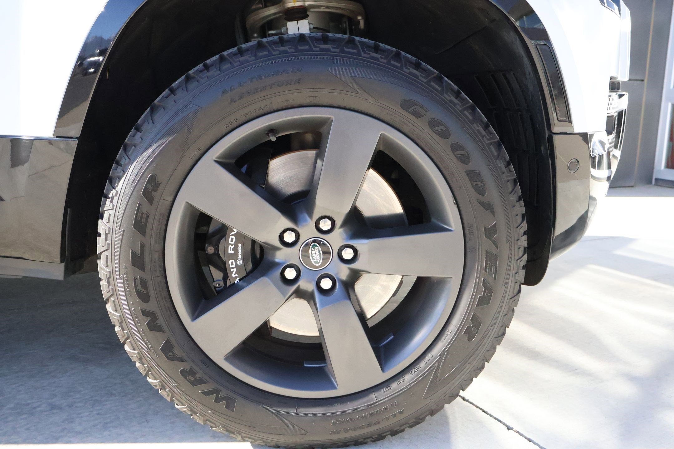 Certified 2023 Land Rover Defender 110 V8 image 33