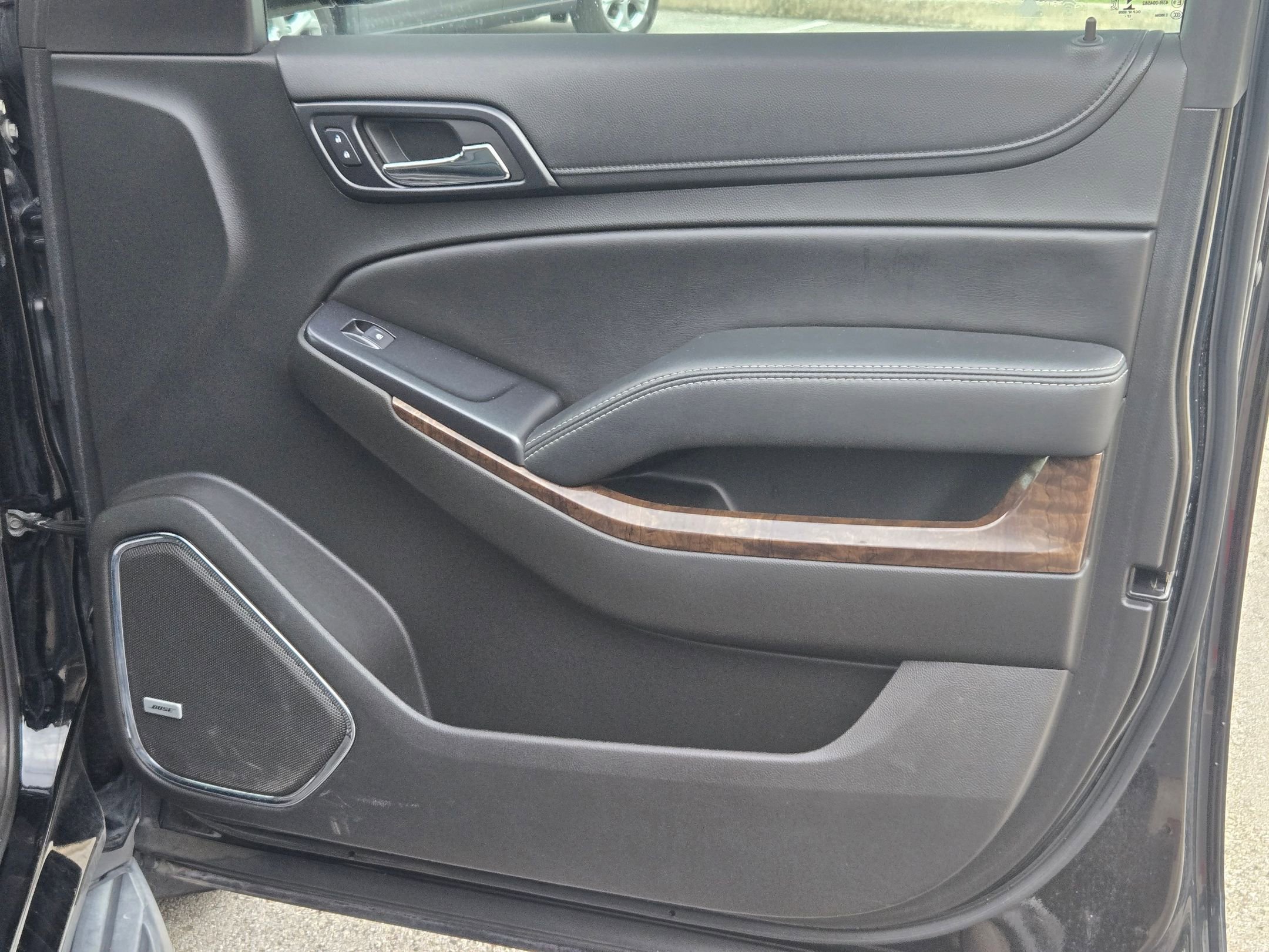 Used 2018 Chevrolet Suburban LT image 24