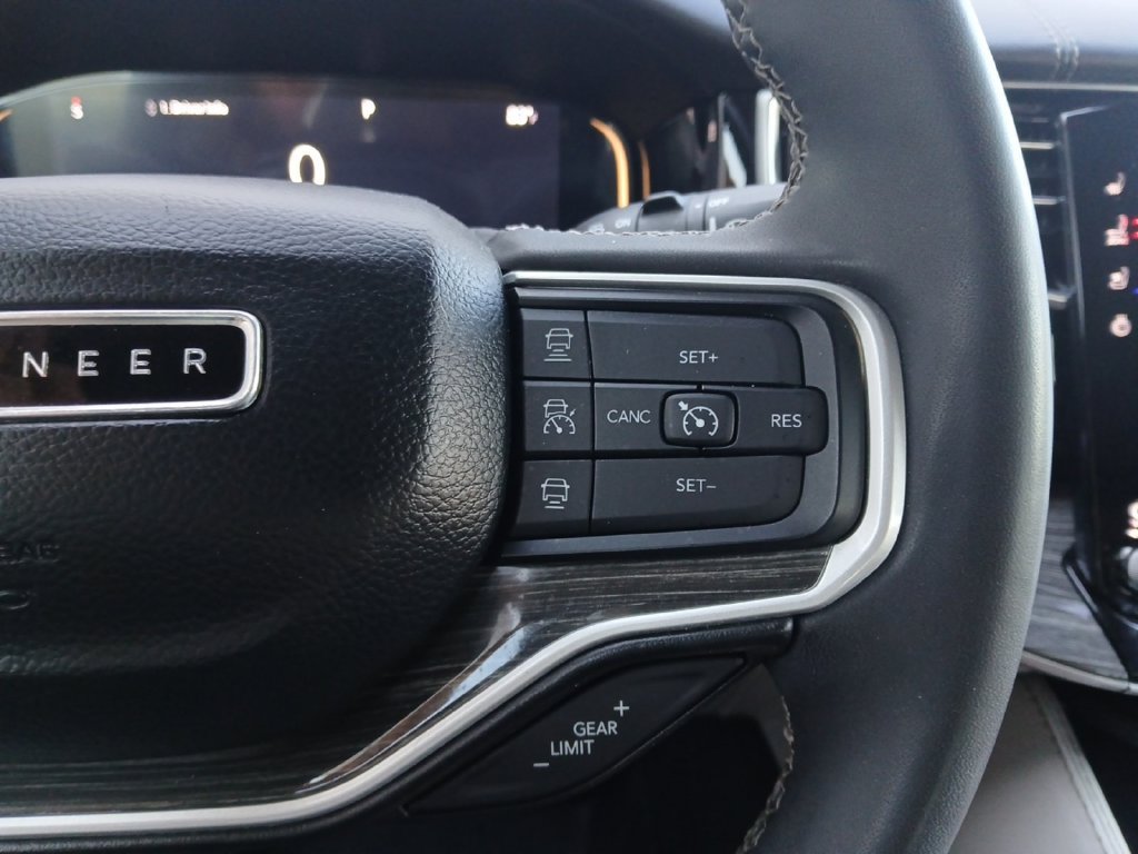 Used 2022 Jeep Wagoneer Series III w/ Premium Group I RWD image 23