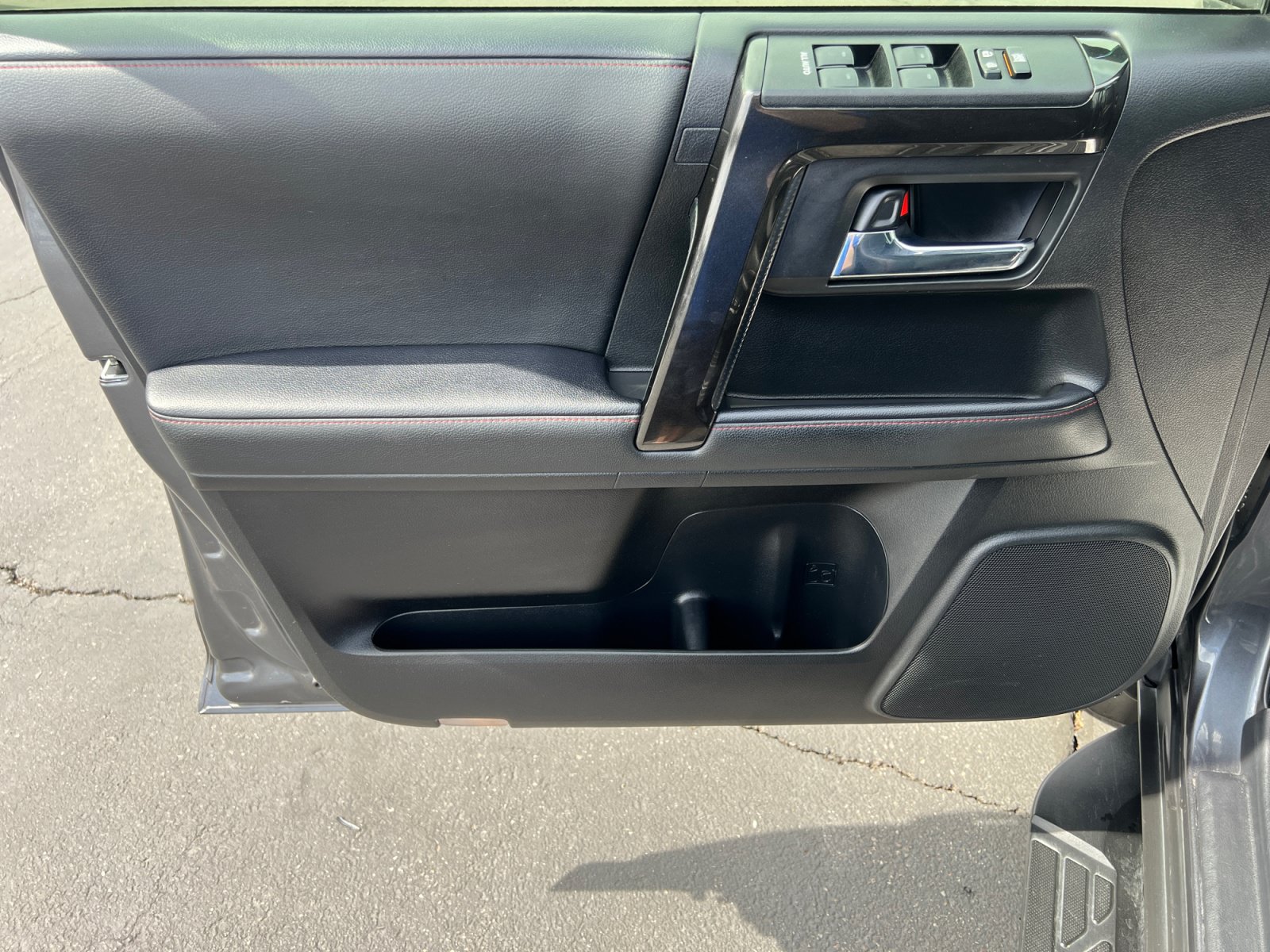 Used 2020 Toyota 4Runner TRD Off-Road Premium w/ Moonroof Package AWD/4WD image 9